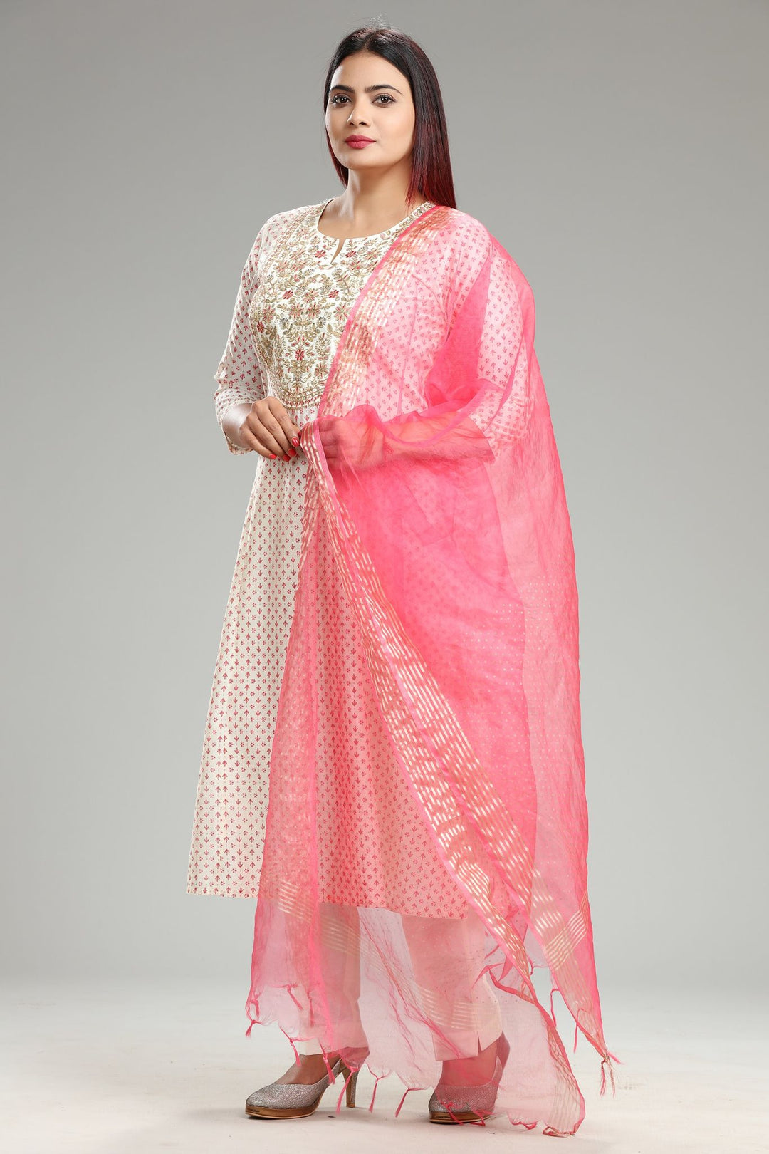 Hemakshi Off White Cotton Chanderi Embroidered Suit Set