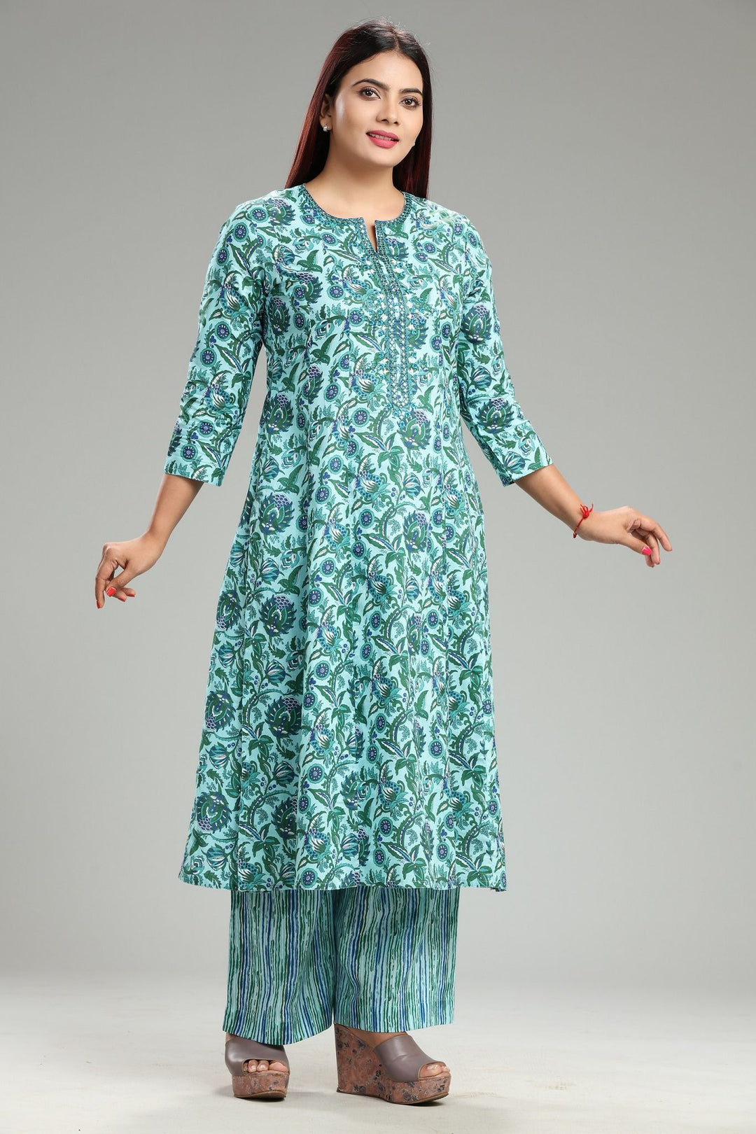 Natiksha Rama Green Cotton Kurta With Pant Set