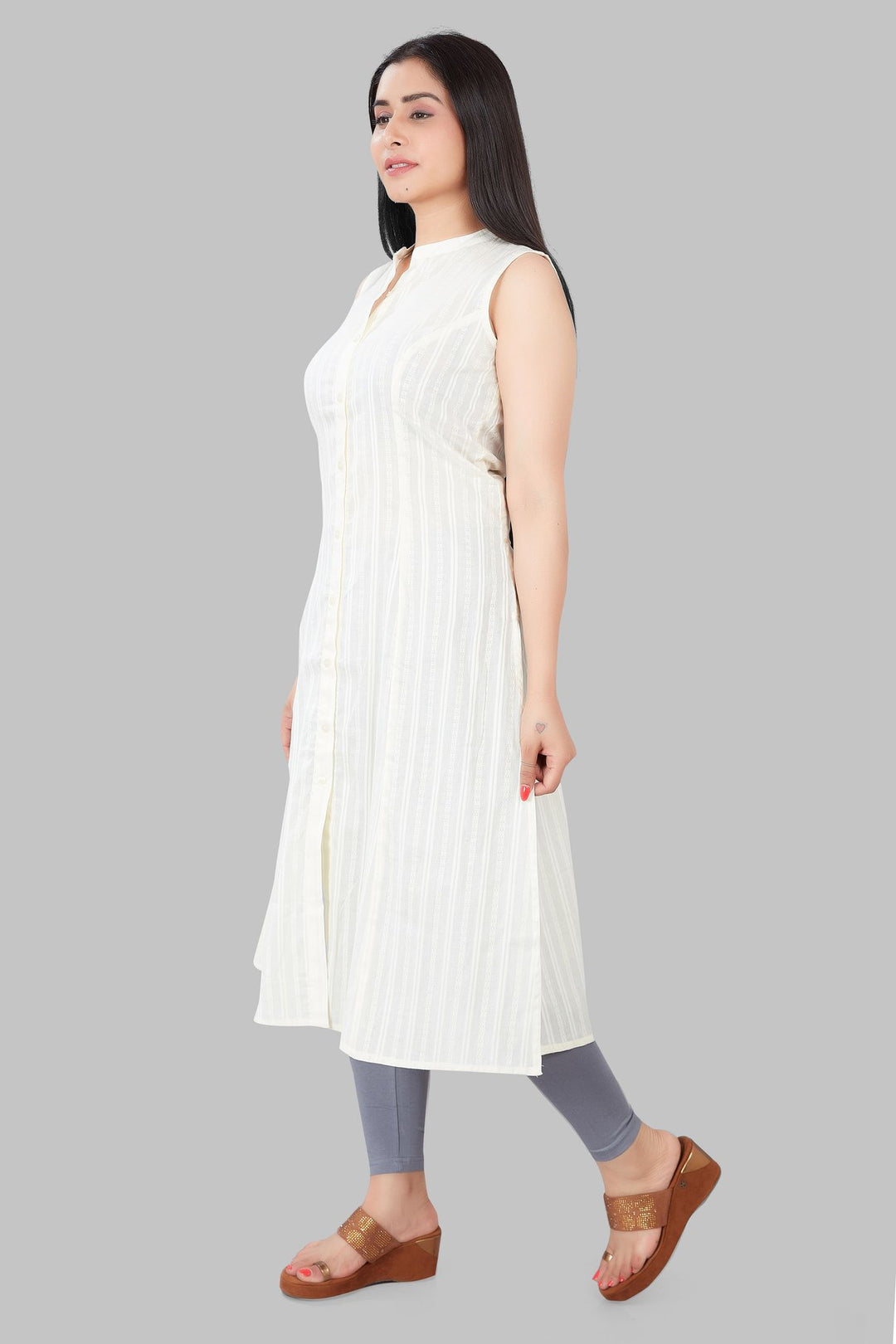 Sopal Off White Cotton Sleeveless Kurti