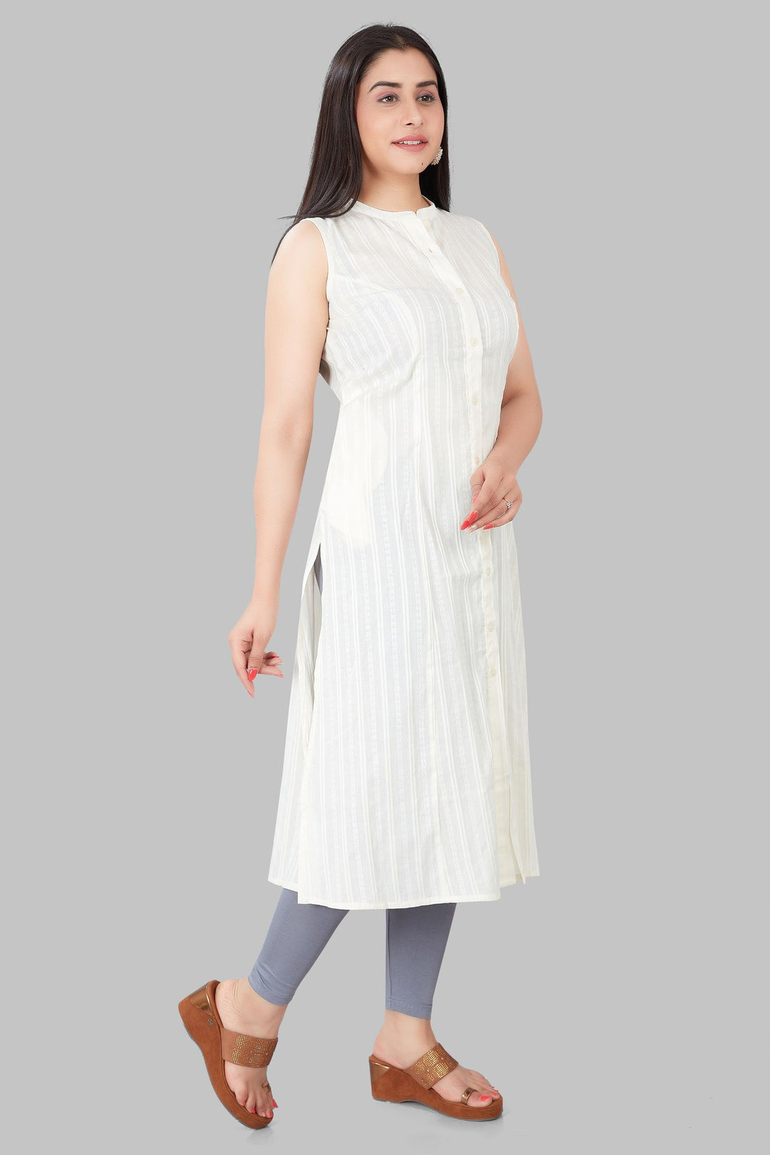 Sopal Off White Cotton Sleeveless Kurti