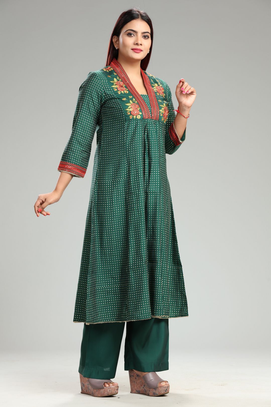 Buy Online - Kanchan- CC4 Green Cotton Silk Embroidered Suit Set